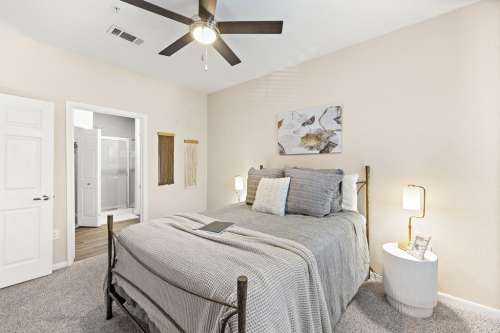 S Bed Las Brisas Apartment Homes 47